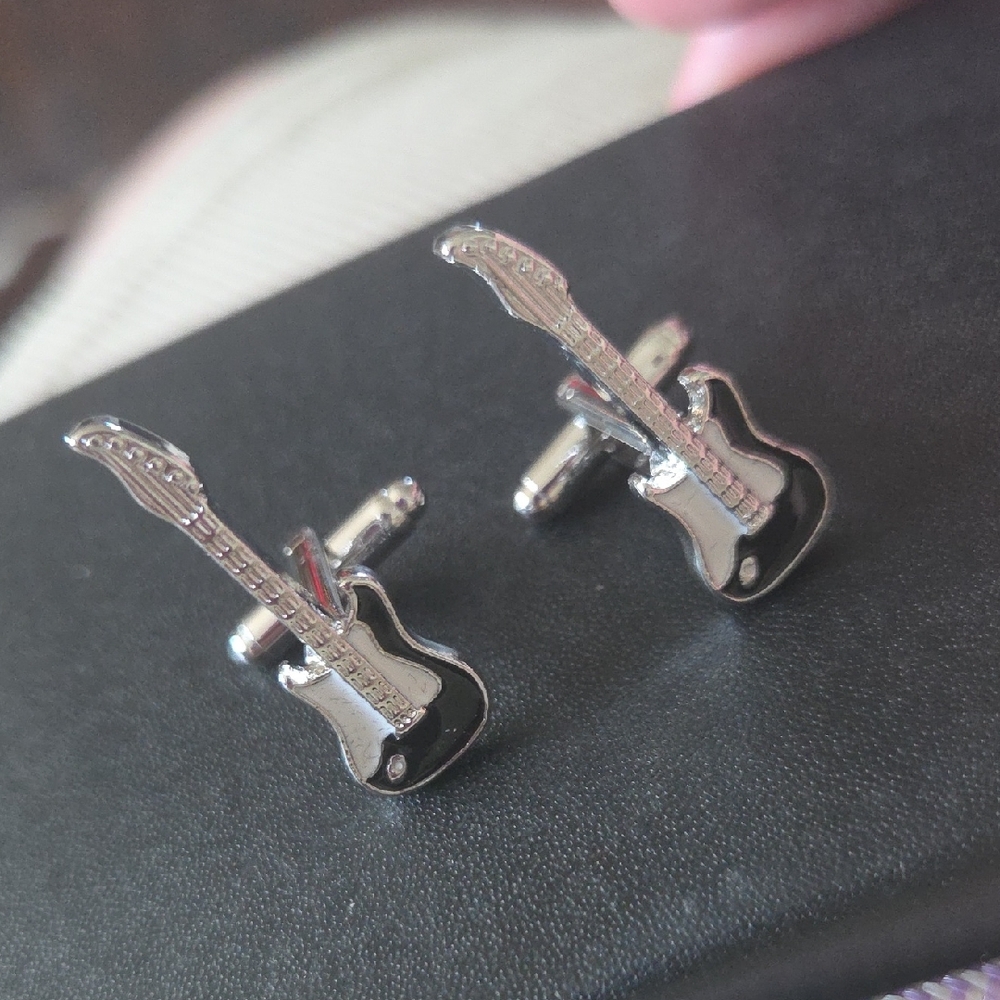Guitar Cuff links BLACK AND WHITE